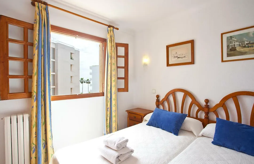 Apartamentos Sol Y Mar-1